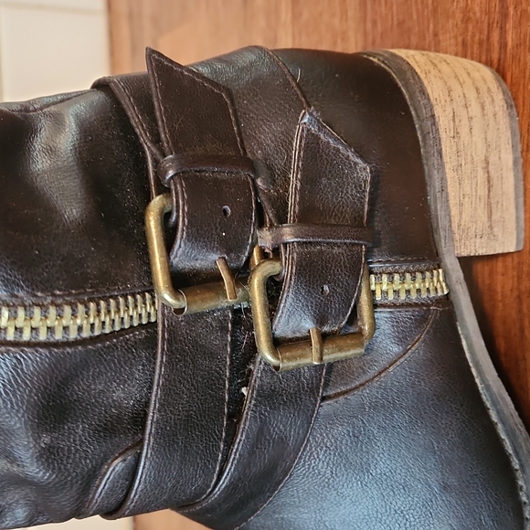๐10 For $20 Rampage dark brown boots - Picture 6 of 12